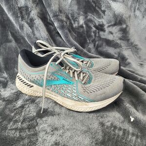 Brooks Women's Gray and Teal Adrenaline 21 Athletic Running Shoes Women's 9 Med